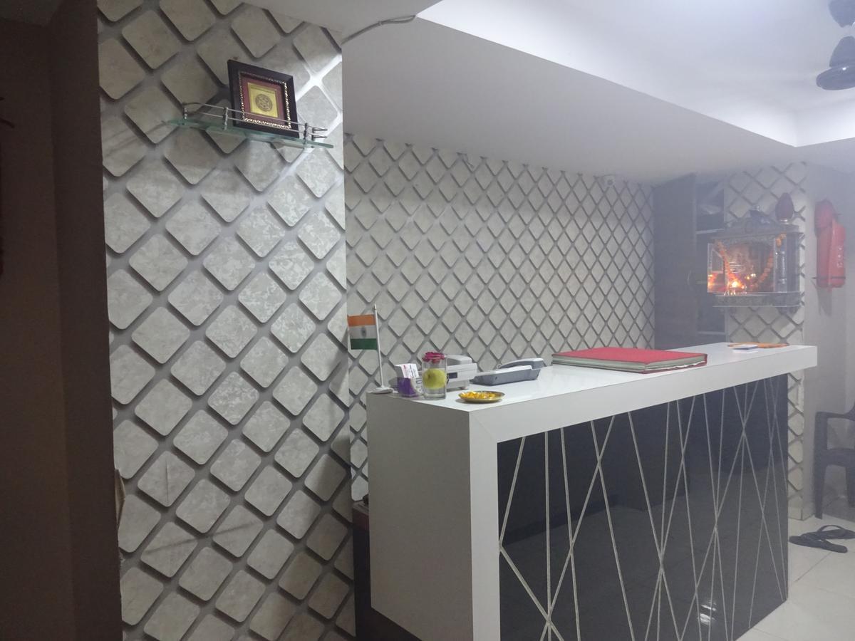 אחמדאבאד Hotel Royal Inn מראה חיצוני תמונה