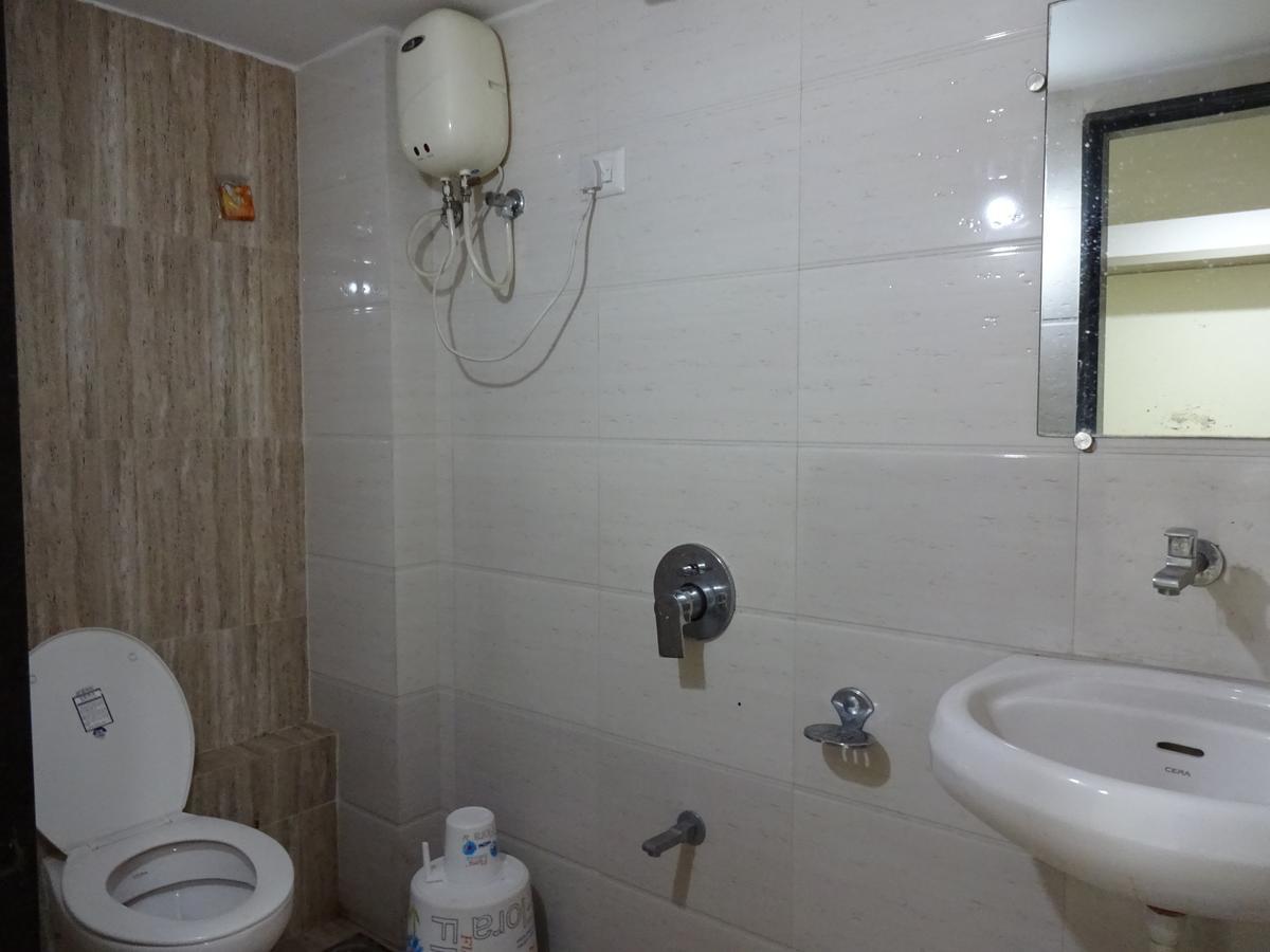 אחמדאבאד Hotel Royal Inn מראה חיצוני תמונה